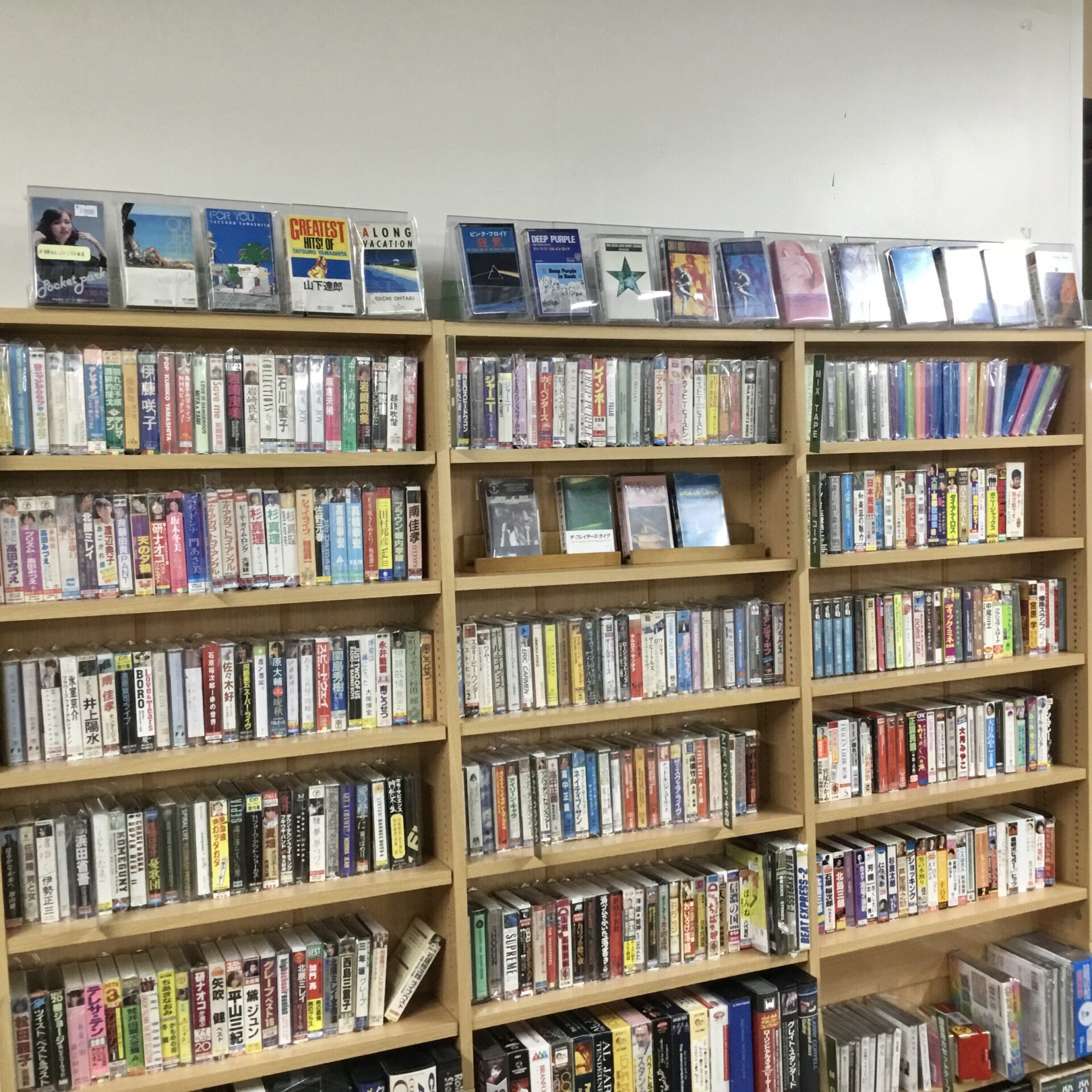 新入荷情報】 カセットテープが90本以上のボリュームで入荷しま