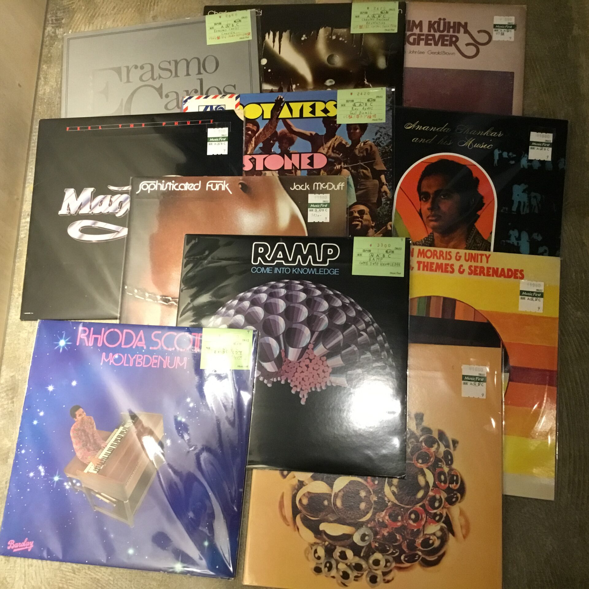 好内容のレアグルーヴのLPとシングルを追加！