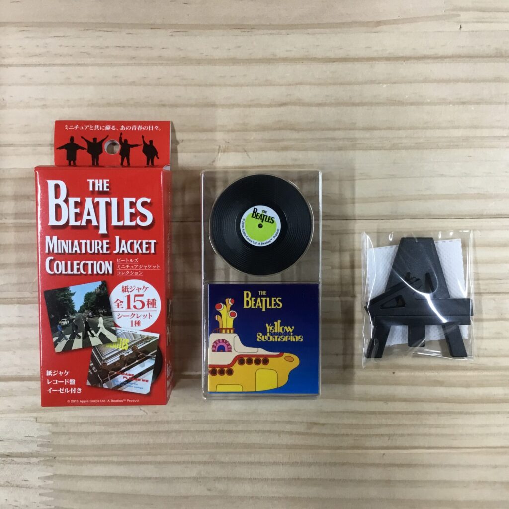 ビートルズのミニチュアジャケットコレクションが入荷しました。