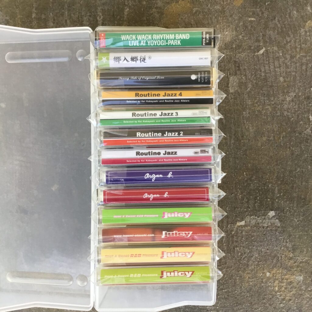 90年代のクラブ/選曲文化/渋谷系の勢いを感じさせる、好内容のカセットが10本強入りました。