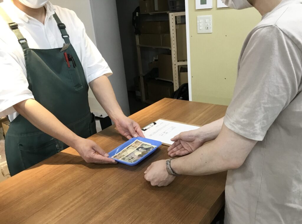 店頭に持ち込みでレコード買取する流れと注意点についてご紹介