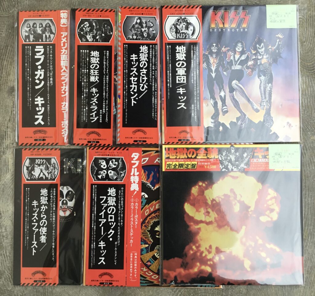 キッスの帯付LPがひとつかみ入荷したのでアーティストコーナーへ追加しました。盤質もジャケットも全て美品です。
