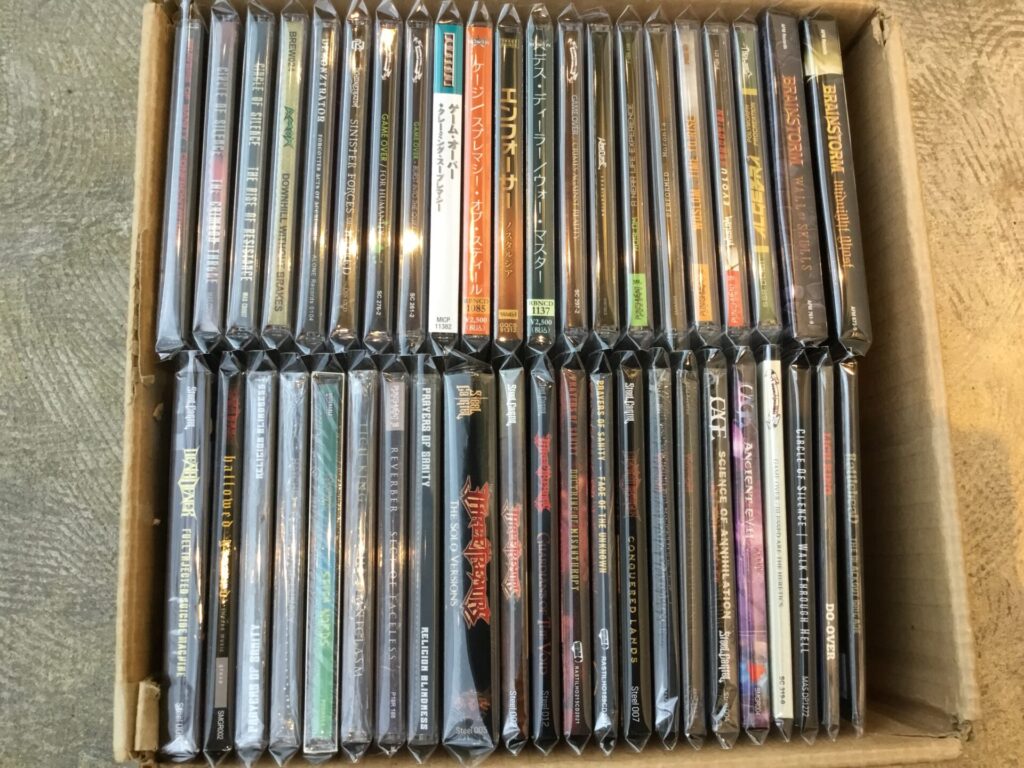 2000年代以降のメタルのCDが40枚程まとまって入荷しました。