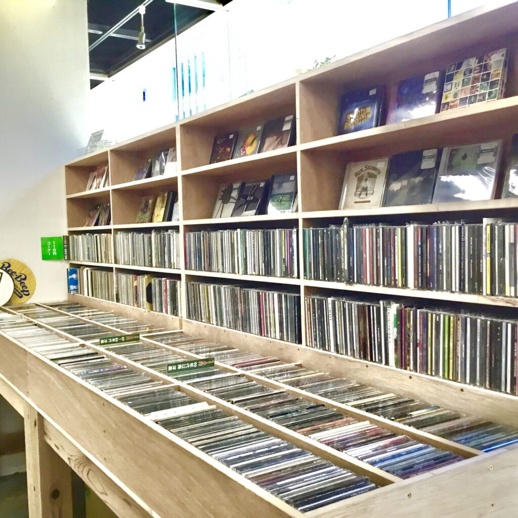 新しくなった110円CDコーナーのご案内
