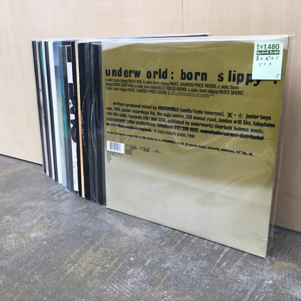 【新入荷情報】 アンダーワールドの12inchがひとつかみ強のボリュームで入荷しました。
