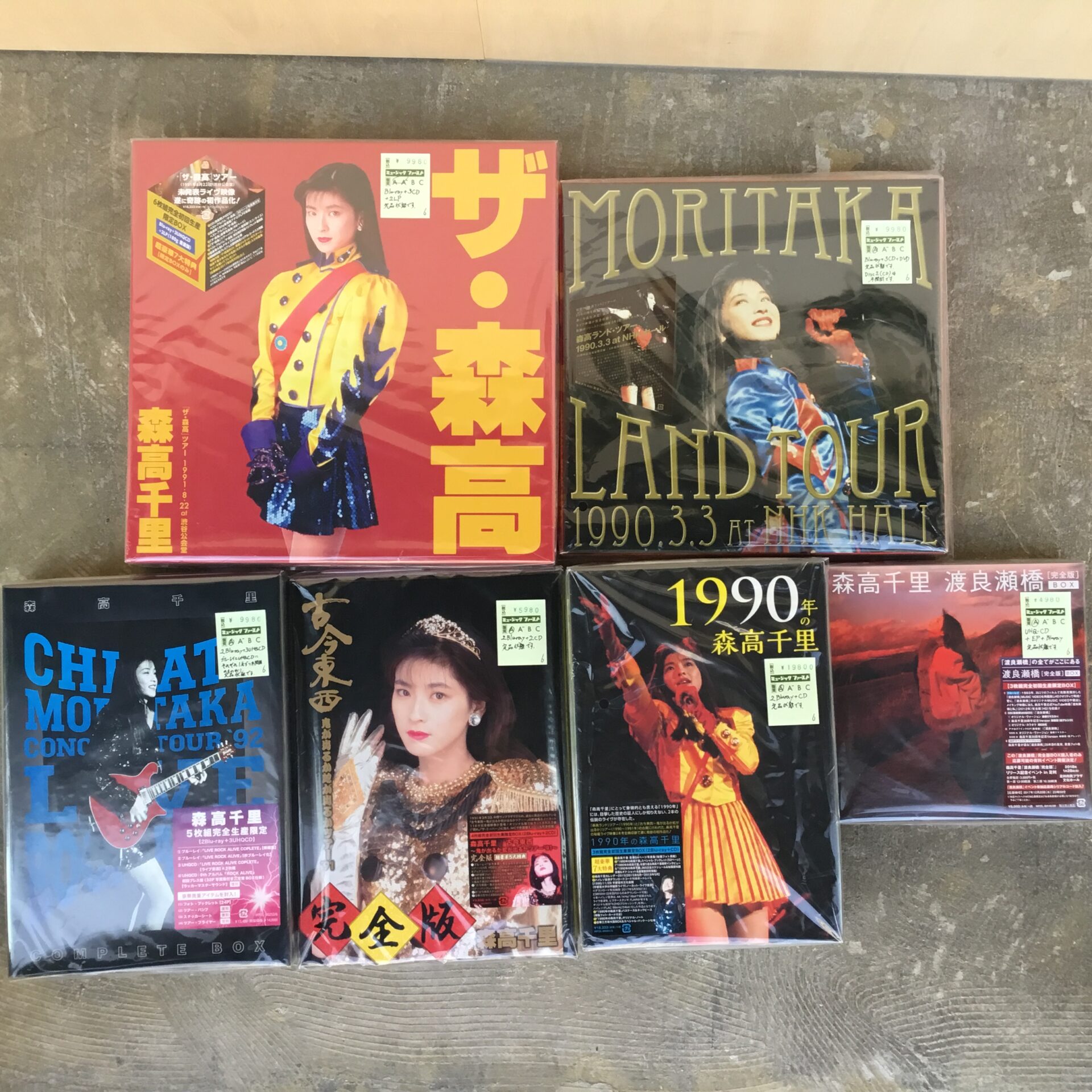 新入荷情報】 森高千里の豪華ボックスセットが7点入荷しました。