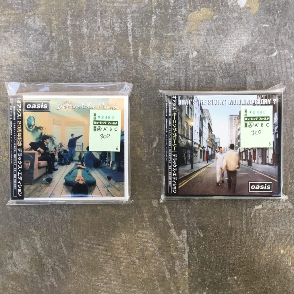 【新入荷情報】 オアシスのデラックス・エディションCDが2点入荷しました。