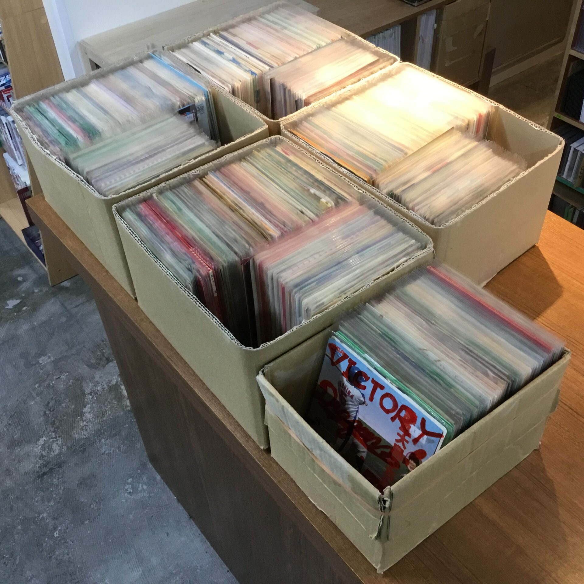 【新入荷情報】 110円シングル大放出。約1000枚追加しました。