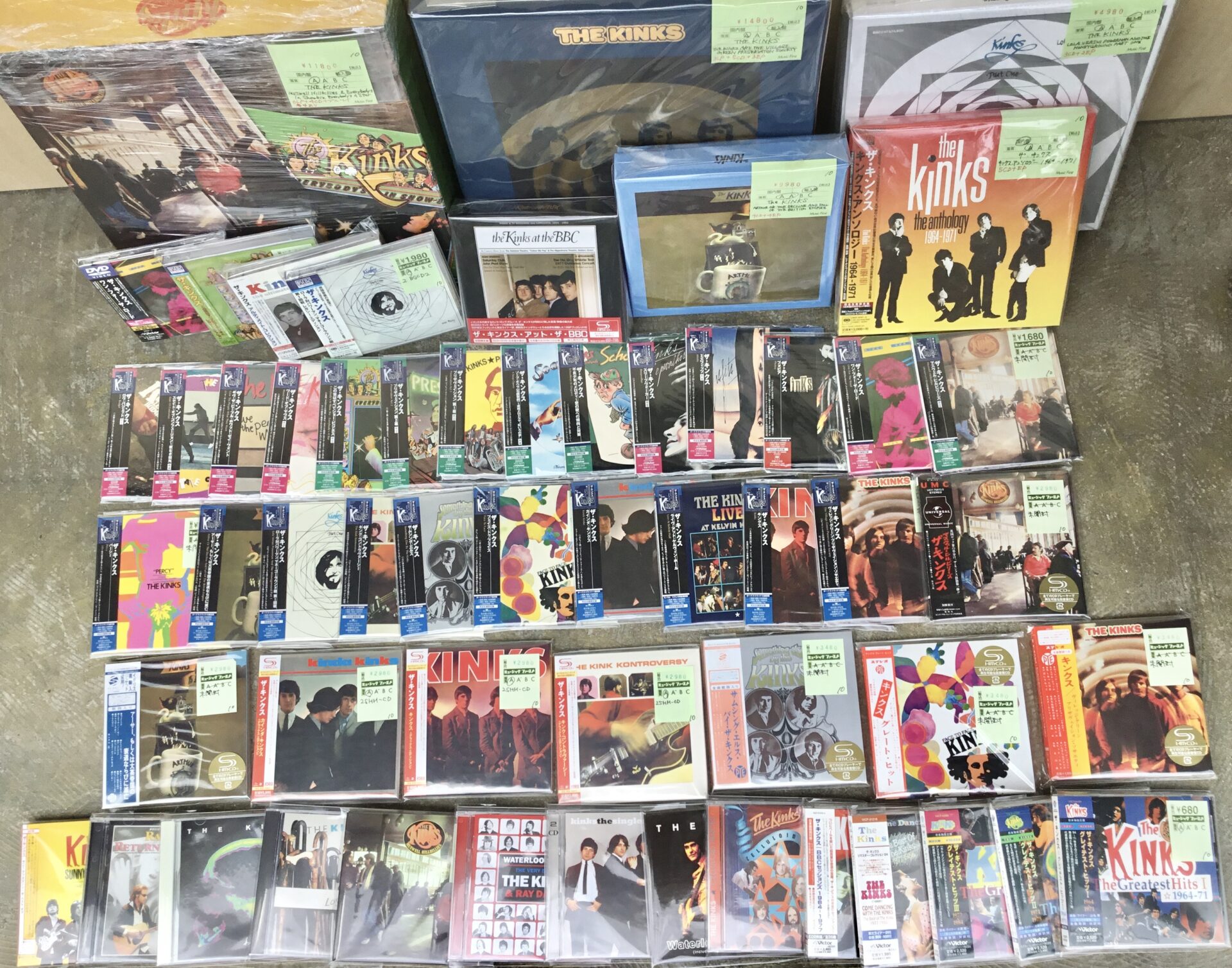 キンクスのCDとLPボックスが カ・ナ・リ まとまって入荷しました。