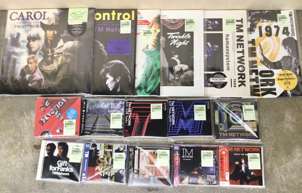 【新入荷情報】  TM Network のレコードとCDがひとつかみ入荷しました。