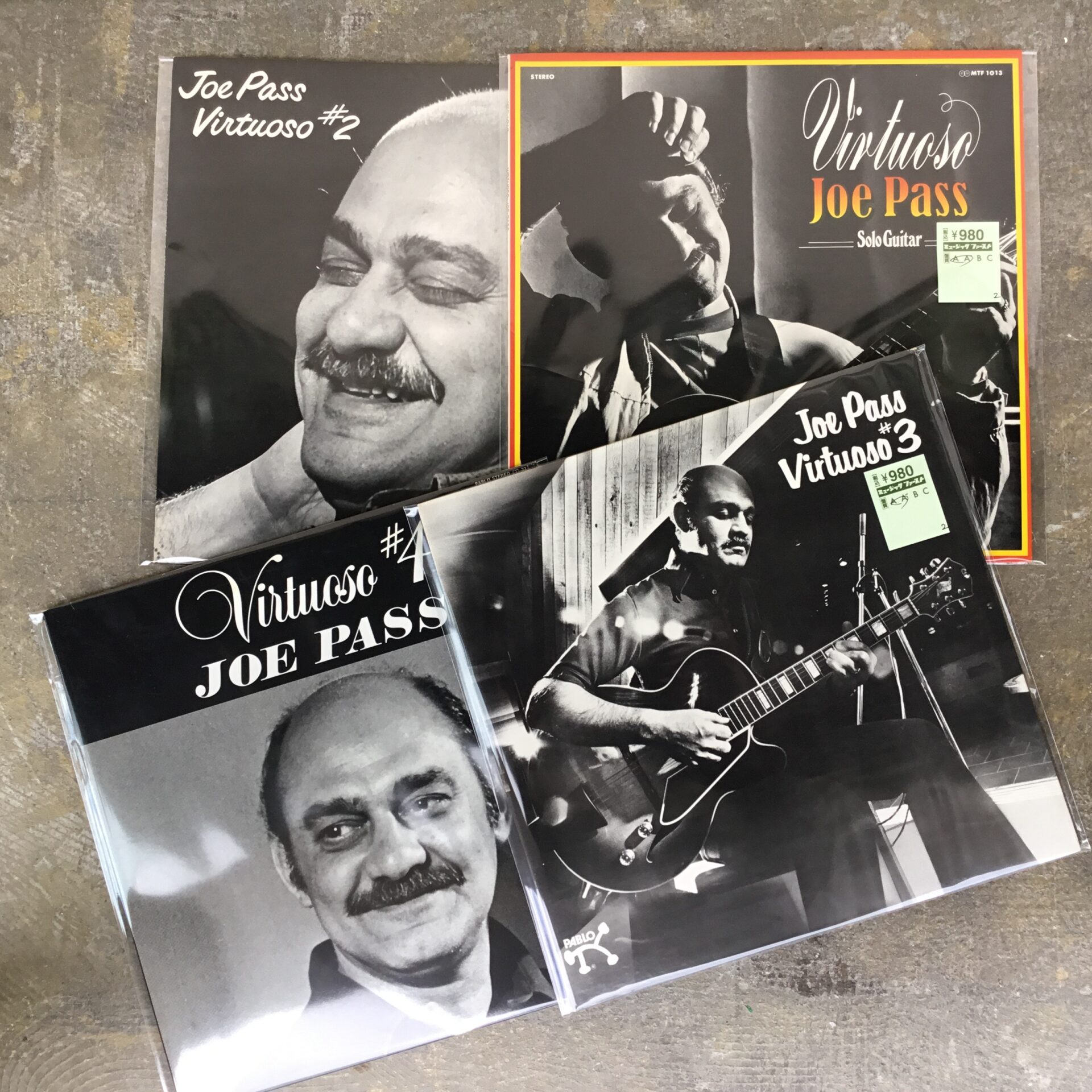 【新入荷情報】 ジョー・パスのVirtuosoシリーズがLPで4枚入荷しました。