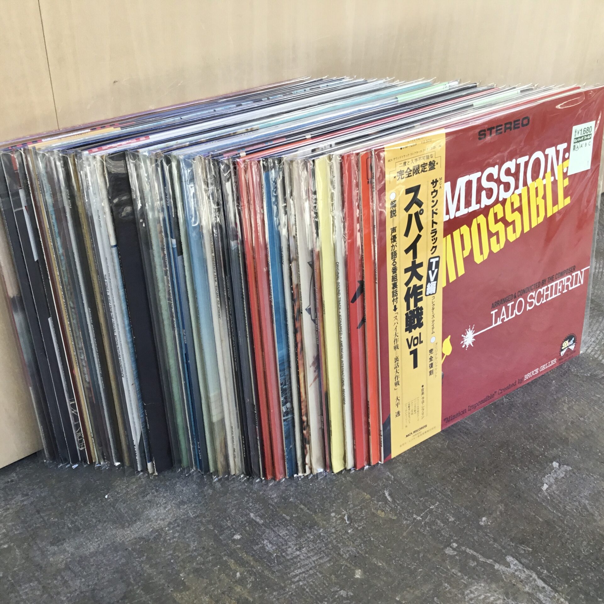 【特集コーナー新入荷】 サントラLP特集更新：ジョン・バリー他2名による劇伴を追加しました。