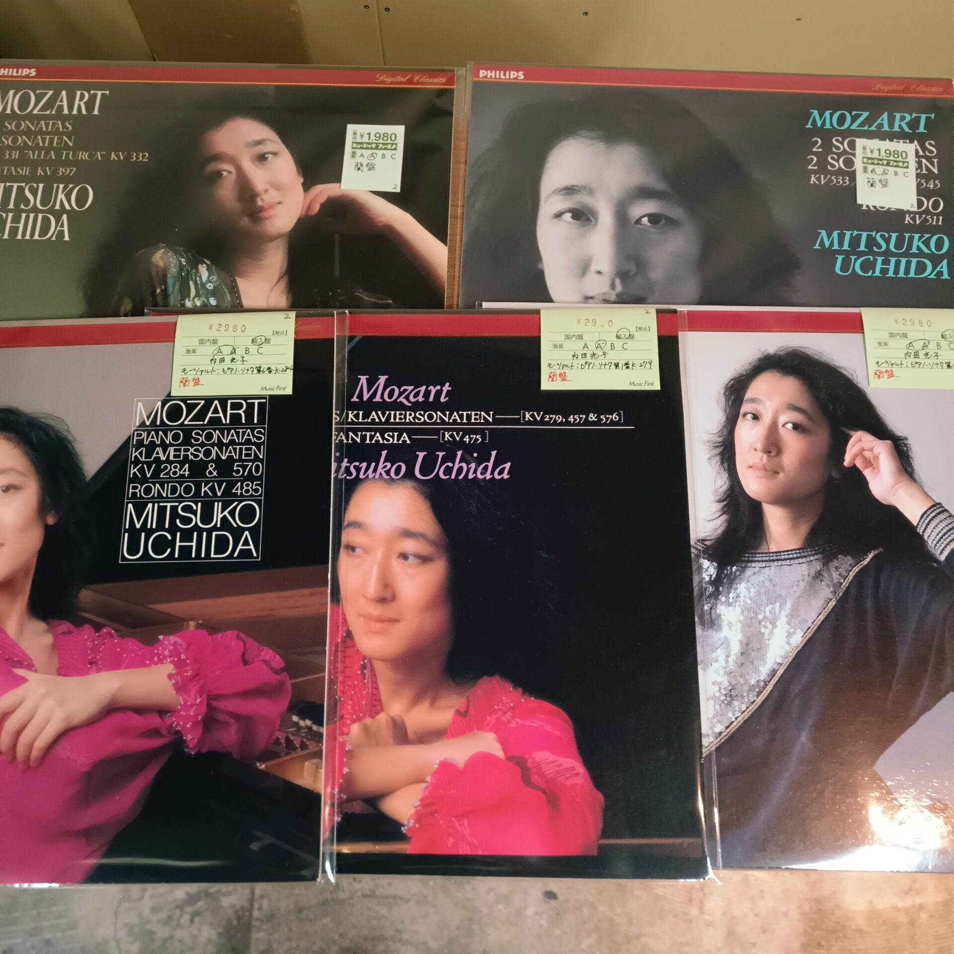 【新入荷情報】内田光子 / モーツァルト：ピアノ・ソナタ・シリーズのLPが入荷しました。