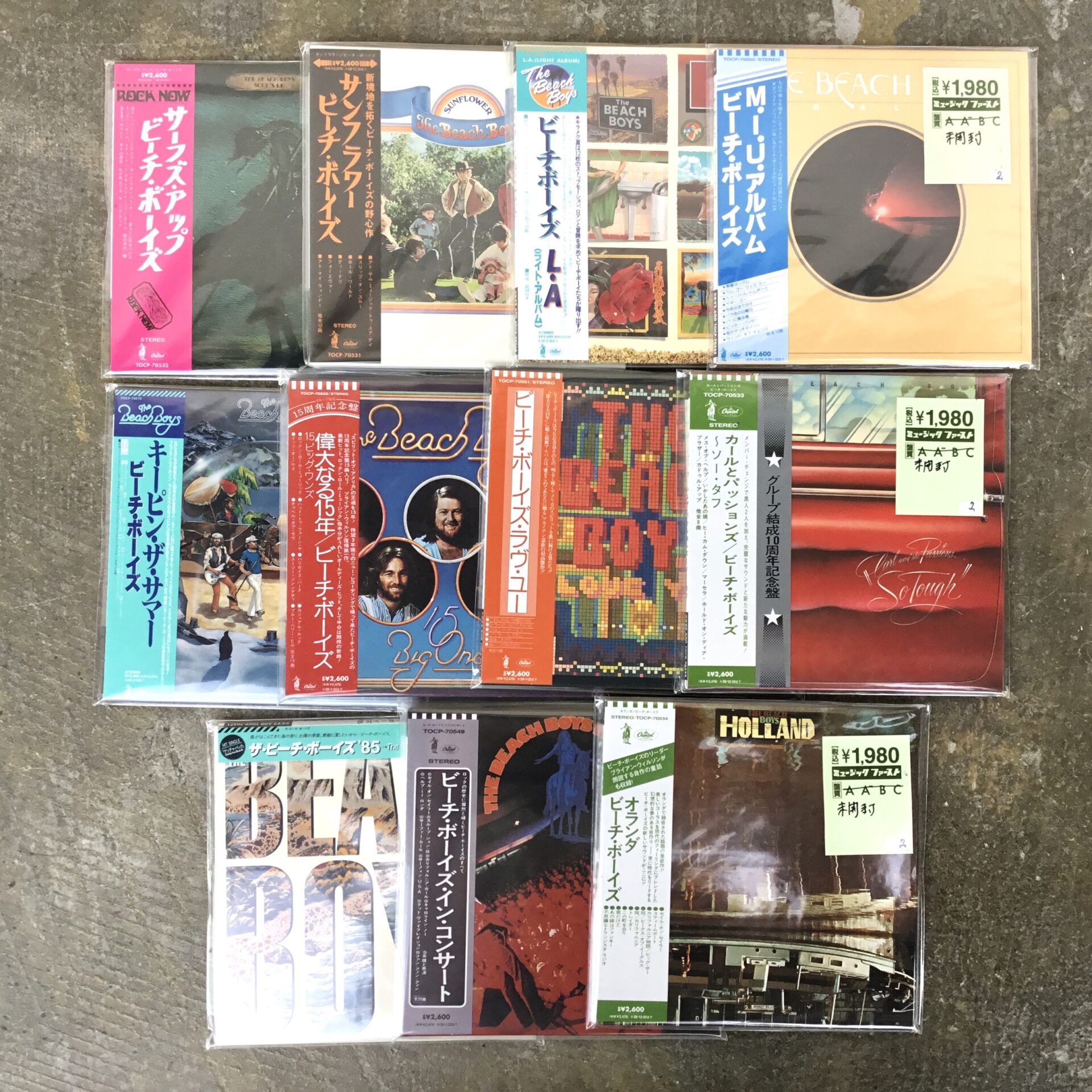 【新入荷情報】 ザ・ビーチ・ボーイズの紙ジャケットCDが未開封でひとつかみ入荷しました。