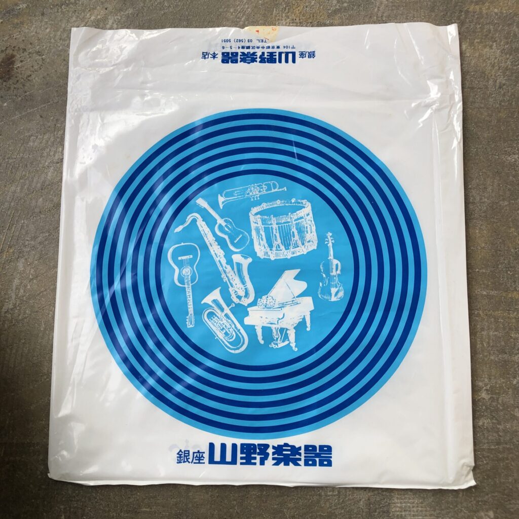 銀座 山野楽器 楽器が散りばめられた華やかなレコードショッパー