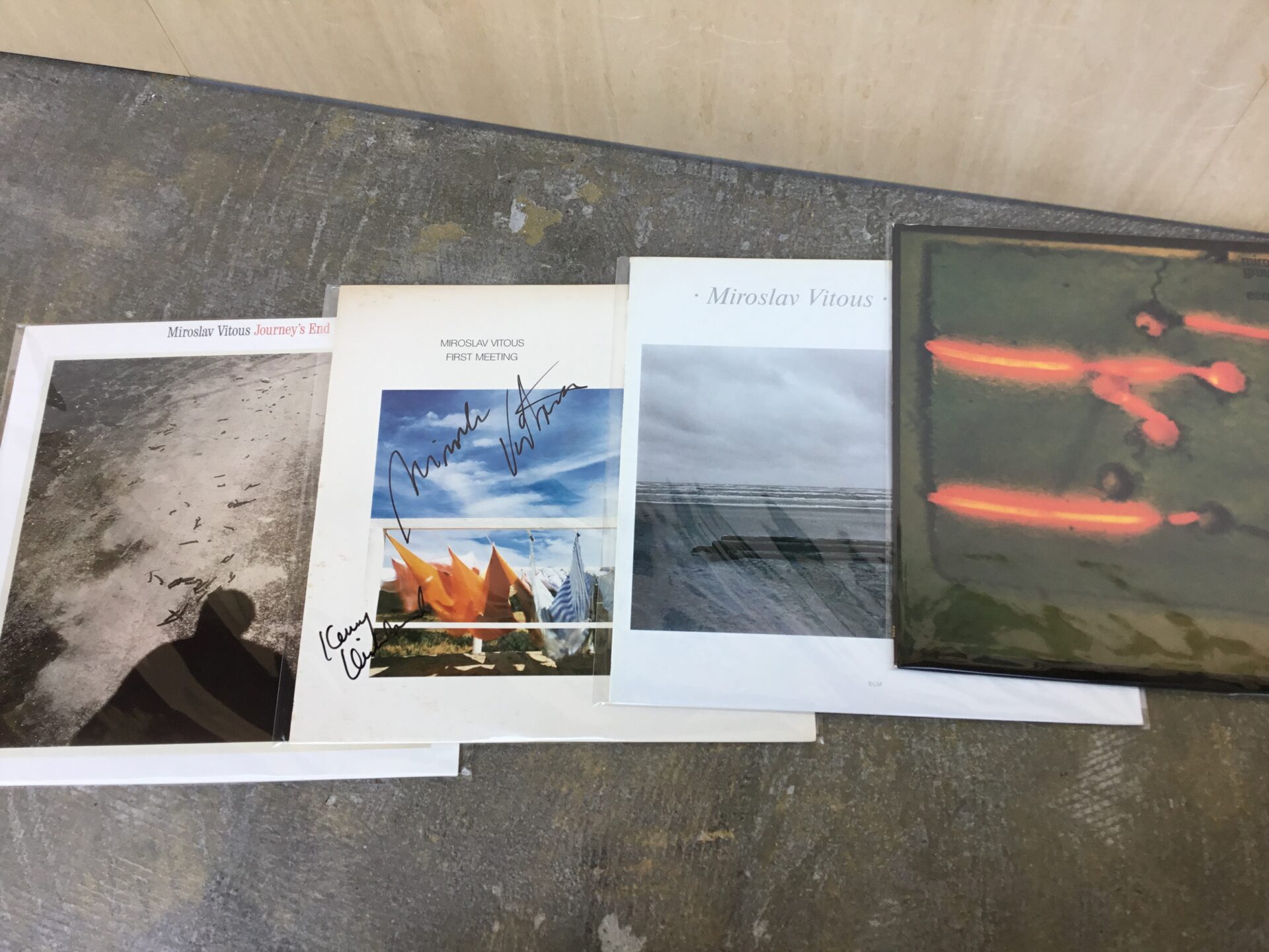 【特集コーナー新入荷】 ECM特集の更新情報です。 ミロスラフ・ヴィトウスを追加しました。