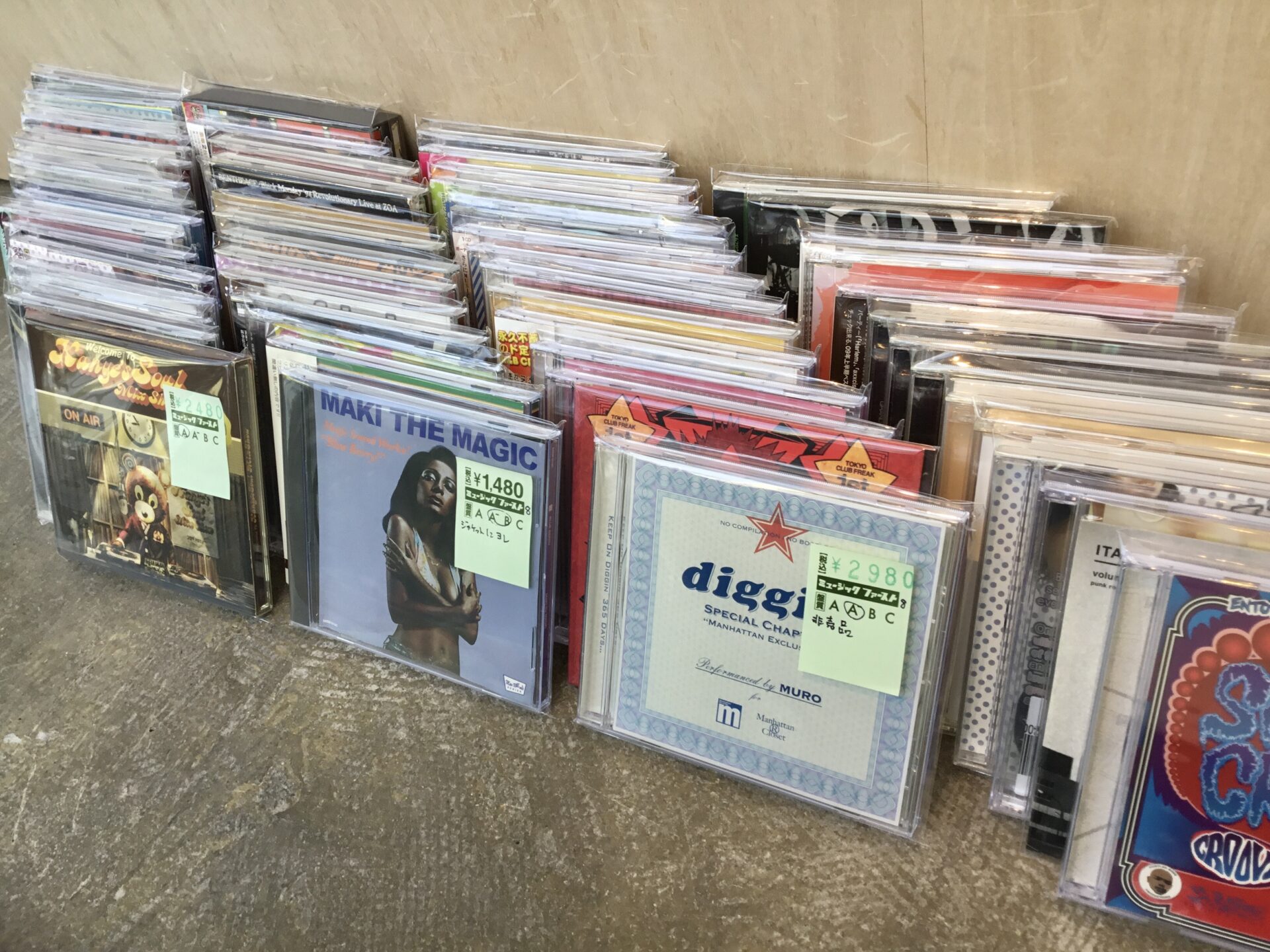【特集コーナー新入荷】 MIX CD特集、アンコール更新です。